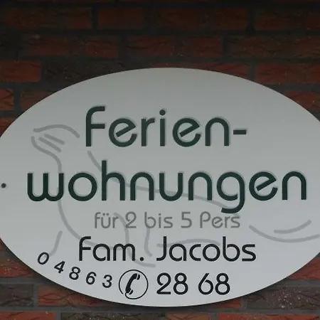 Ferienwohnungen-ingrid-jacobs-dachgeschosswohnung شقة